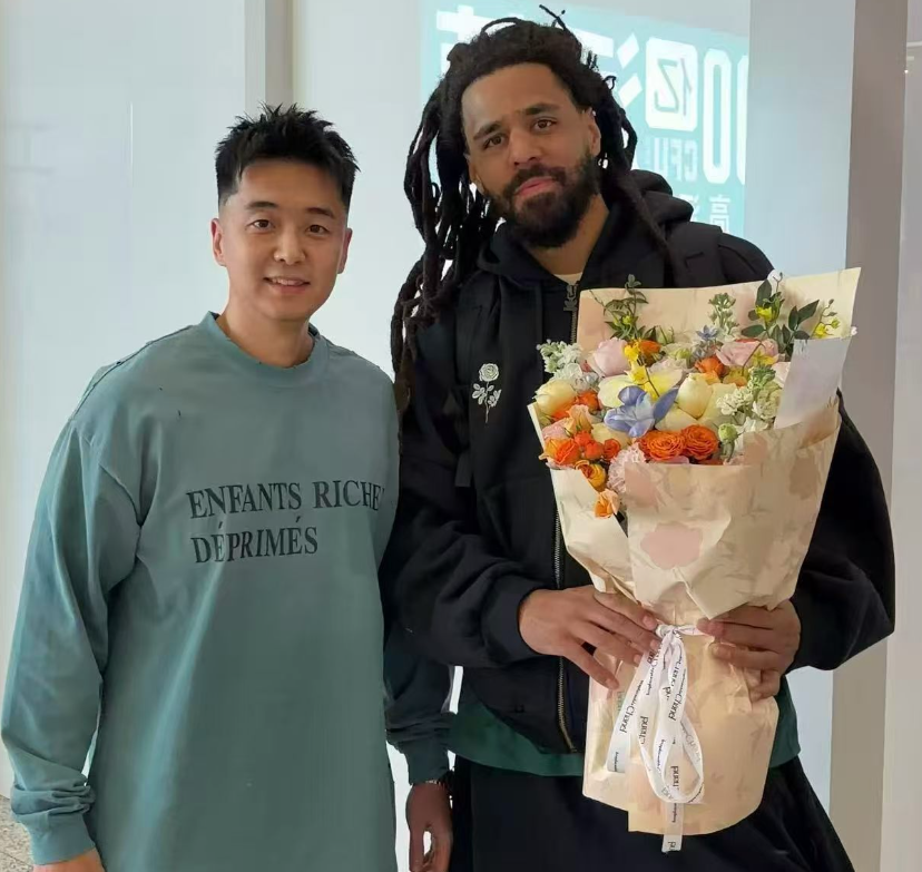 必一运动 b 体育-同曦不愧是网红大队！签说唱歌手J Cole，已跟队训练，历史第一档